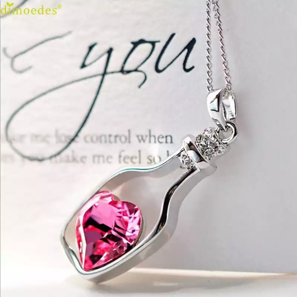 Jewelry - crystal love drift pendant necklacae